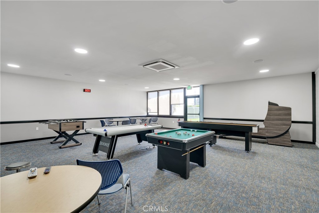 1560 1560 Interlachen Road M12-66L