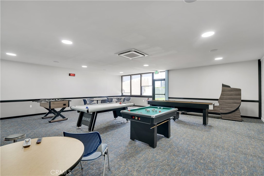 1560 1560 Interlachen Road M12-66L