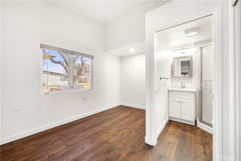 1560 1560 Interlachen Road M12-66L