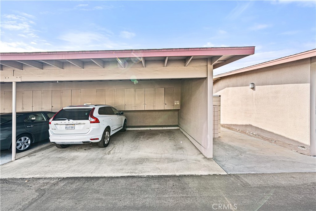 1560 1560 Interlachen Road M12-66L