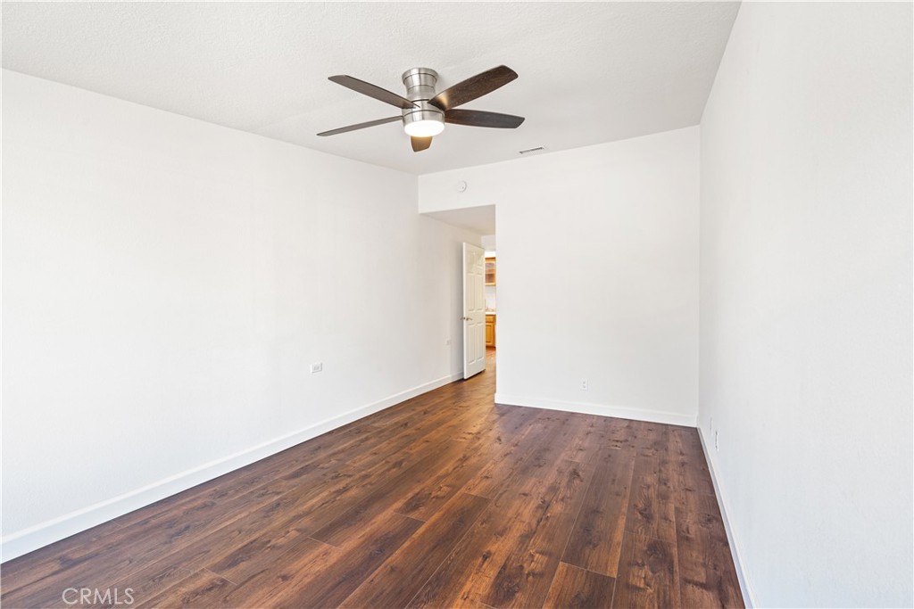 1560 1560 Interlachen Road M12-66L