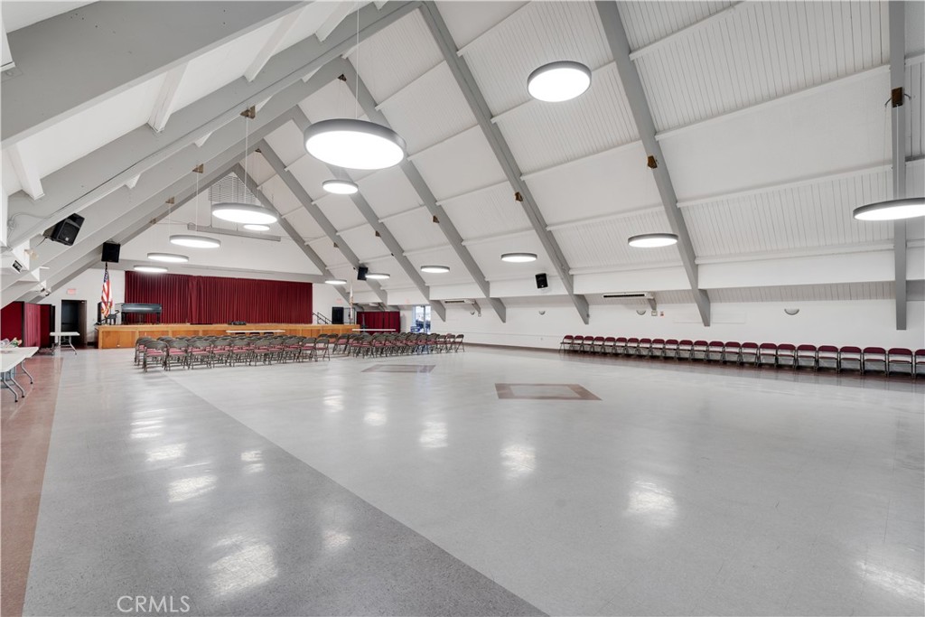 1560 1560 Interlachen Road M12-66L