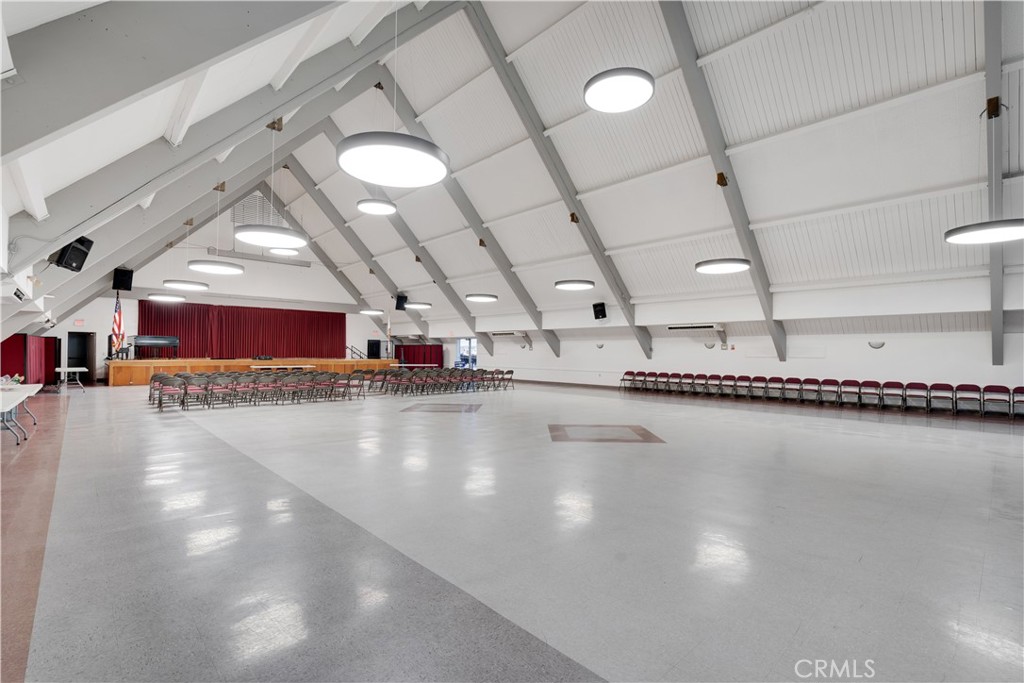 1560 1560 Interlachen Road M12-66L