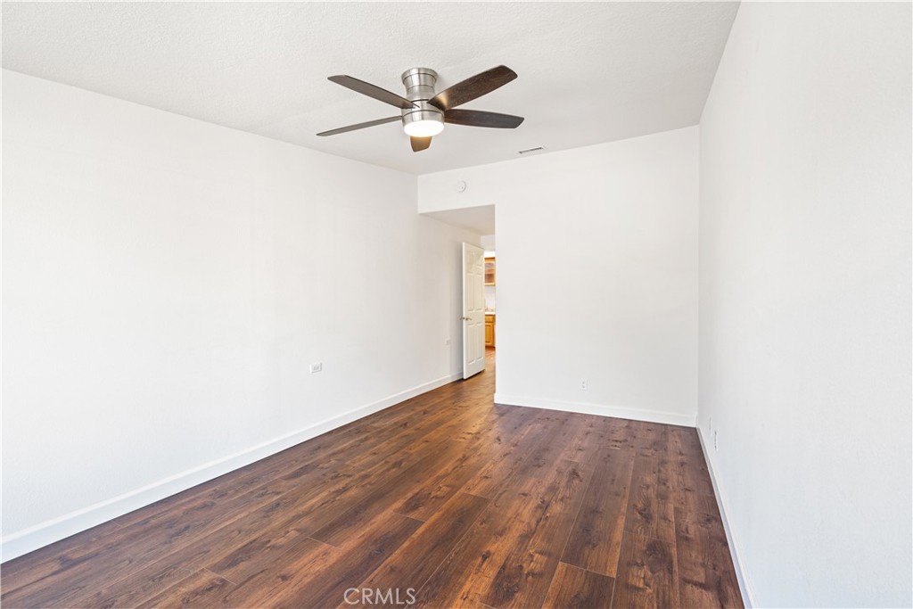 1560 1560 Interlachen Road M12-66L