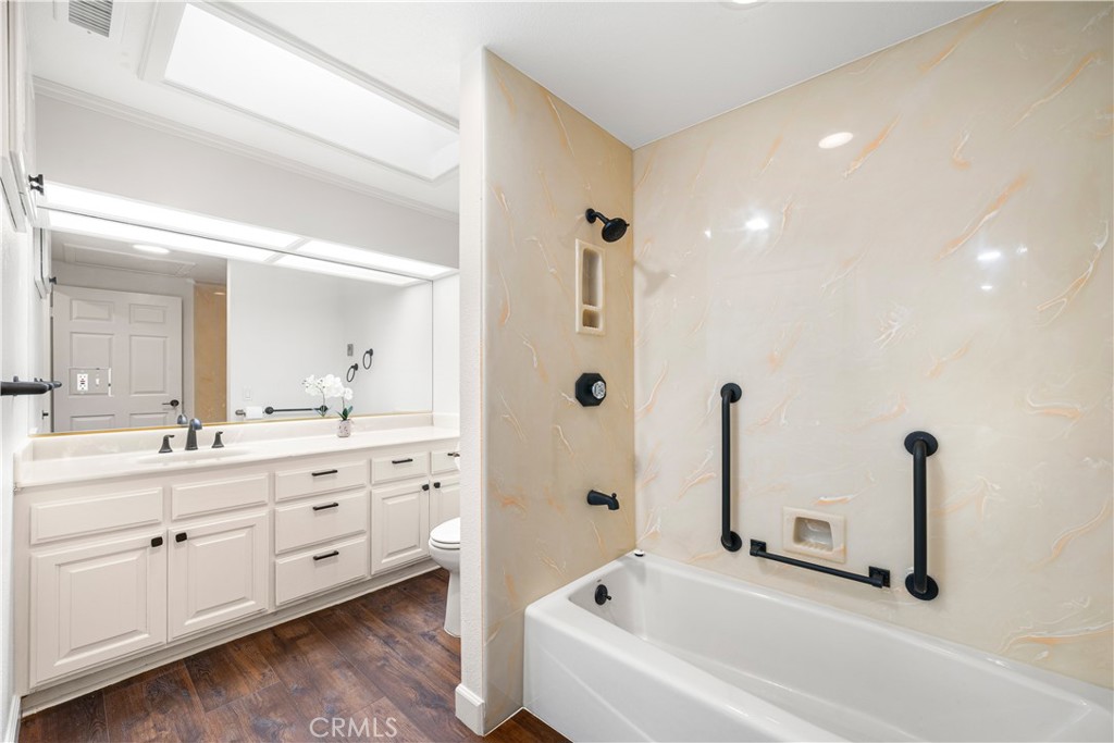 1560 1560 Interlachen Road M12-66L