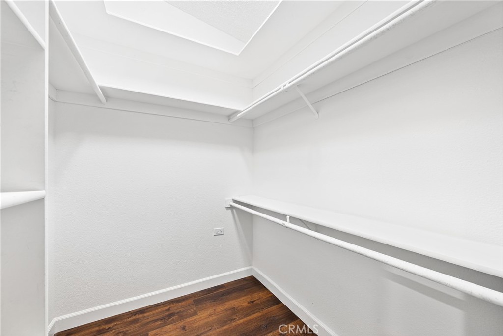 1560 1560 Interlachen Road M12-66L