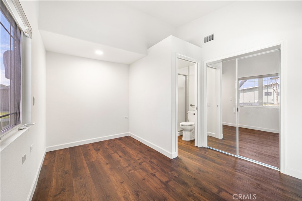 1560 1560 Interlachen Road M12-66L