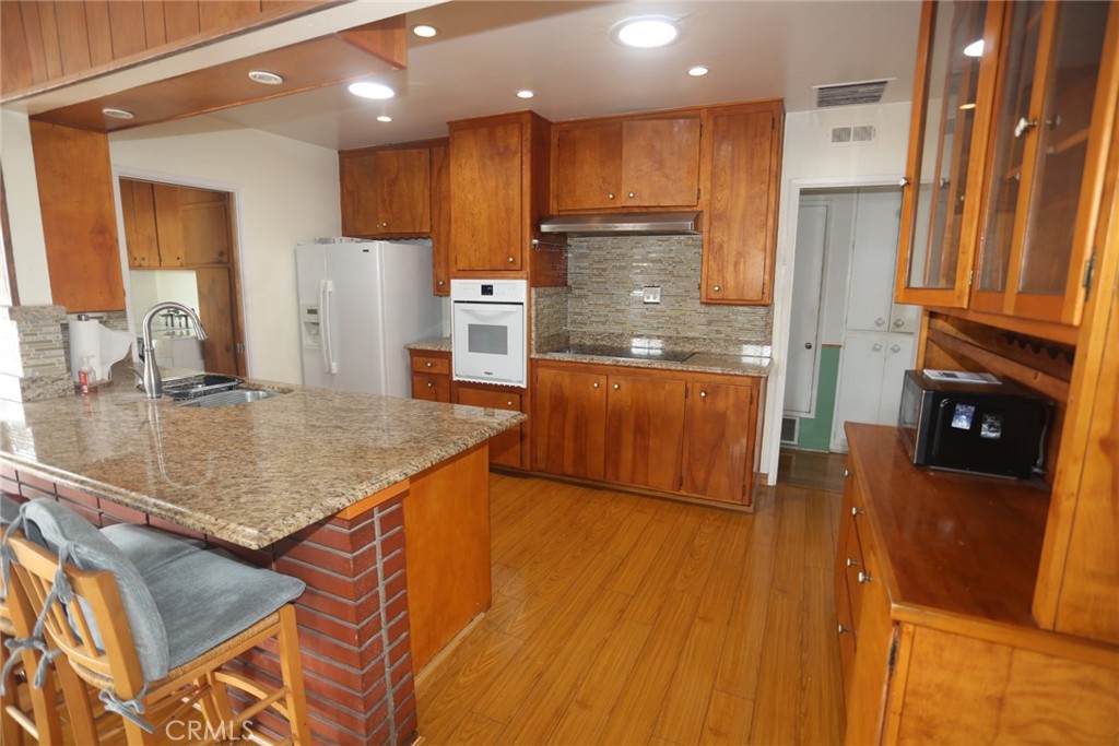 5624 E Vernon Street