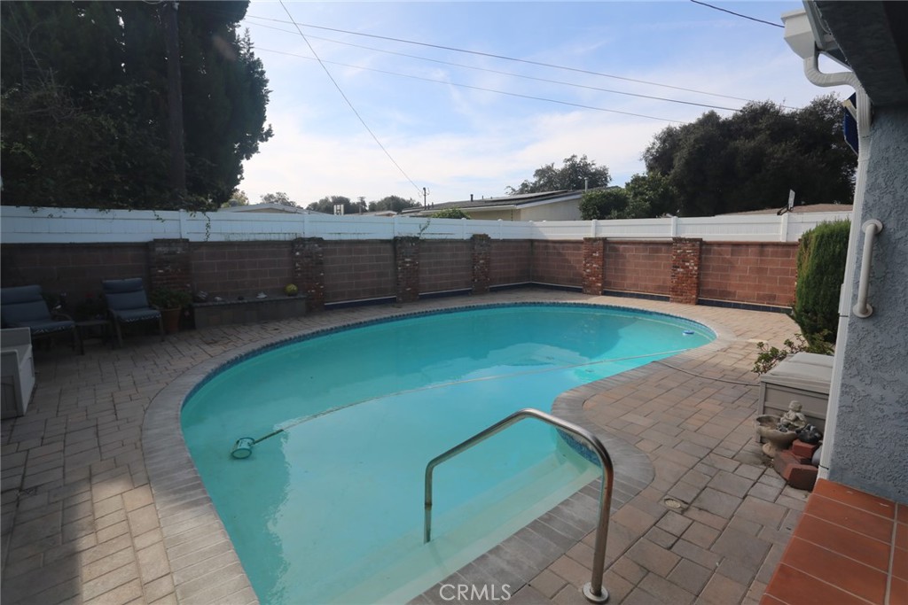 5624 E Vernon Street