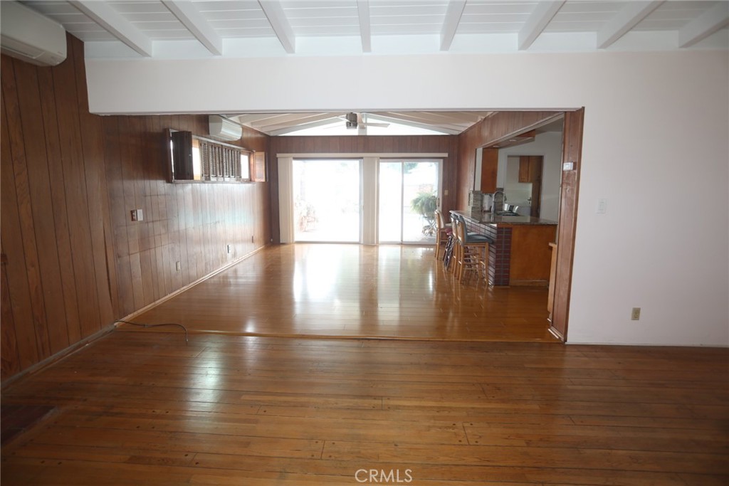 5624 E Vernon Street