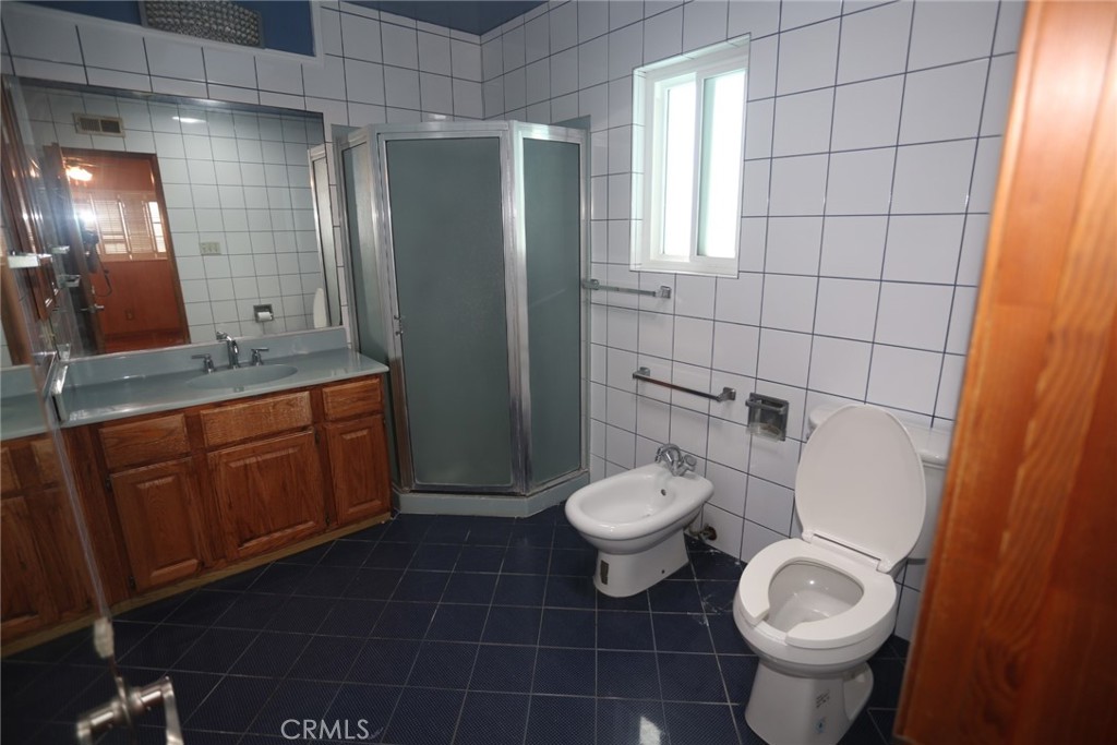 5624 E Vernon Street