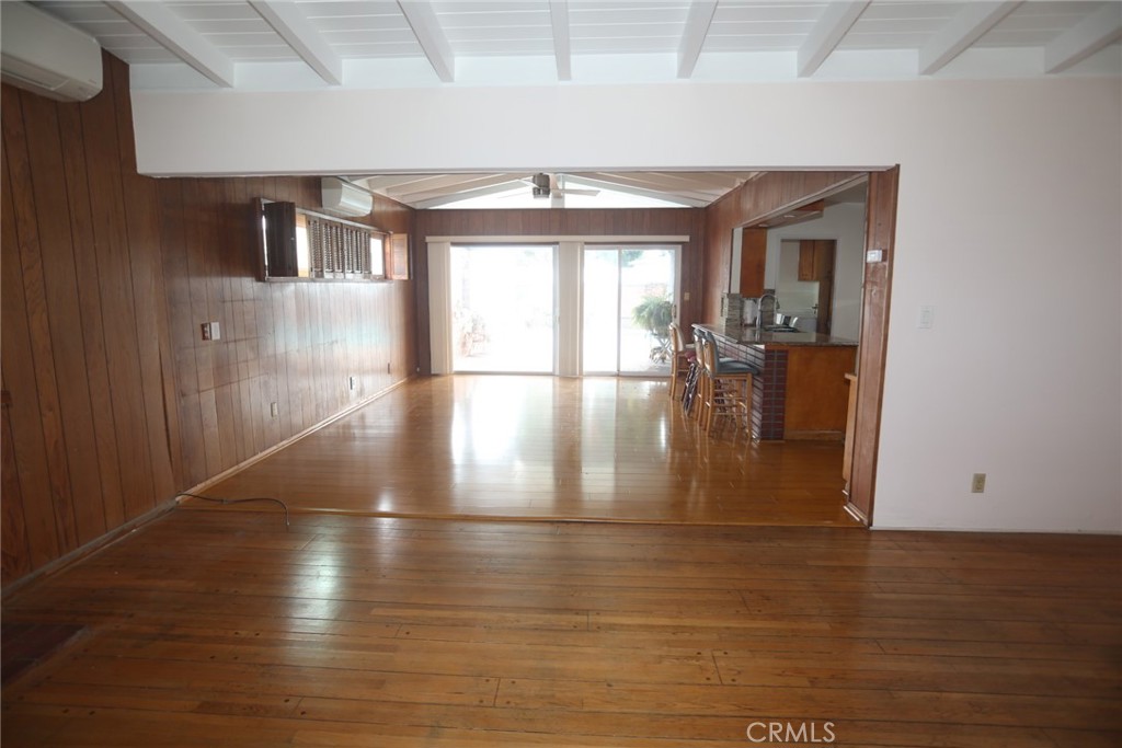 5624 E Vernon Street