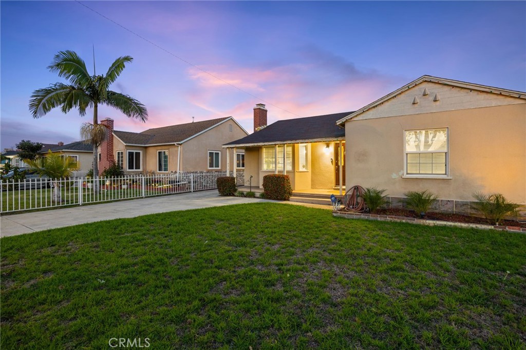 1231 S Baker