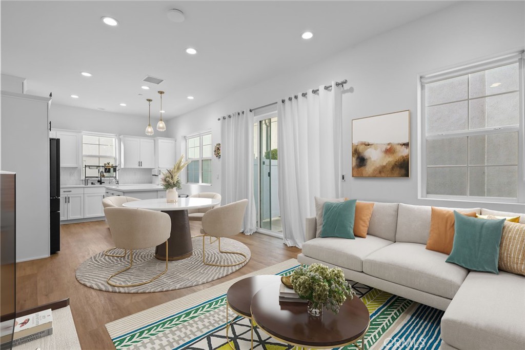 2456 E Hyde Paseo