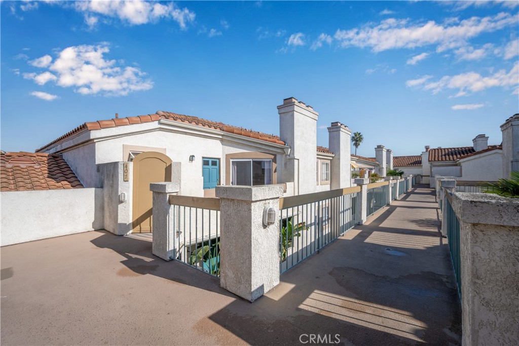 3605 E Anaheim 407