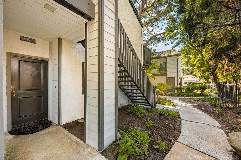 2542 W MacArthur Boulevard 143