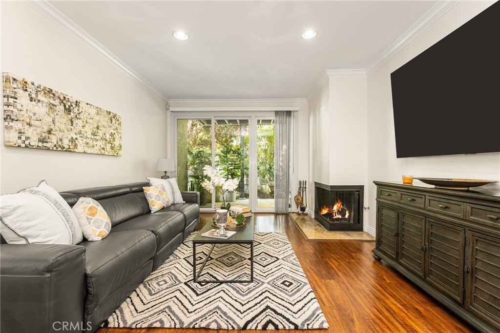 2542 W MacArthur Boulevard 143