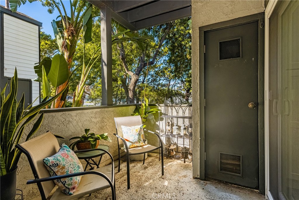 2542 W MacArthur Boulevard 143