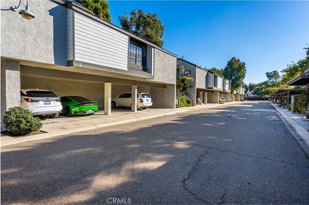 2542 W MacArthur Boulevard 143