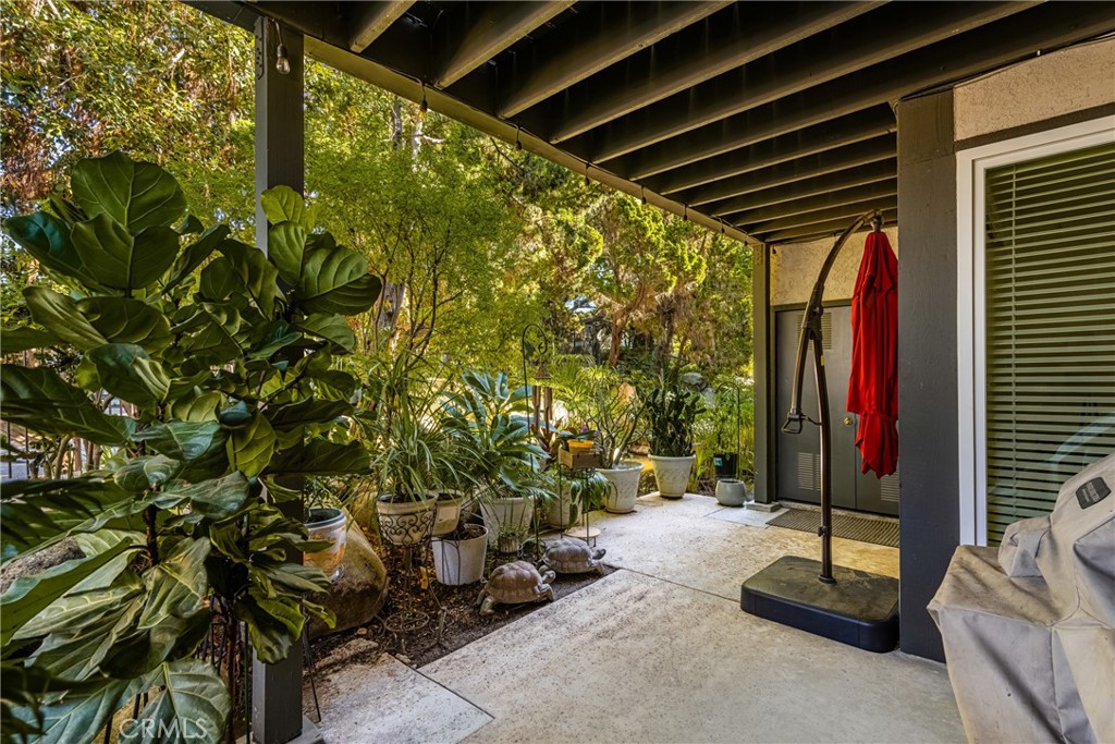 2542 W MacArthur Boulevard 143