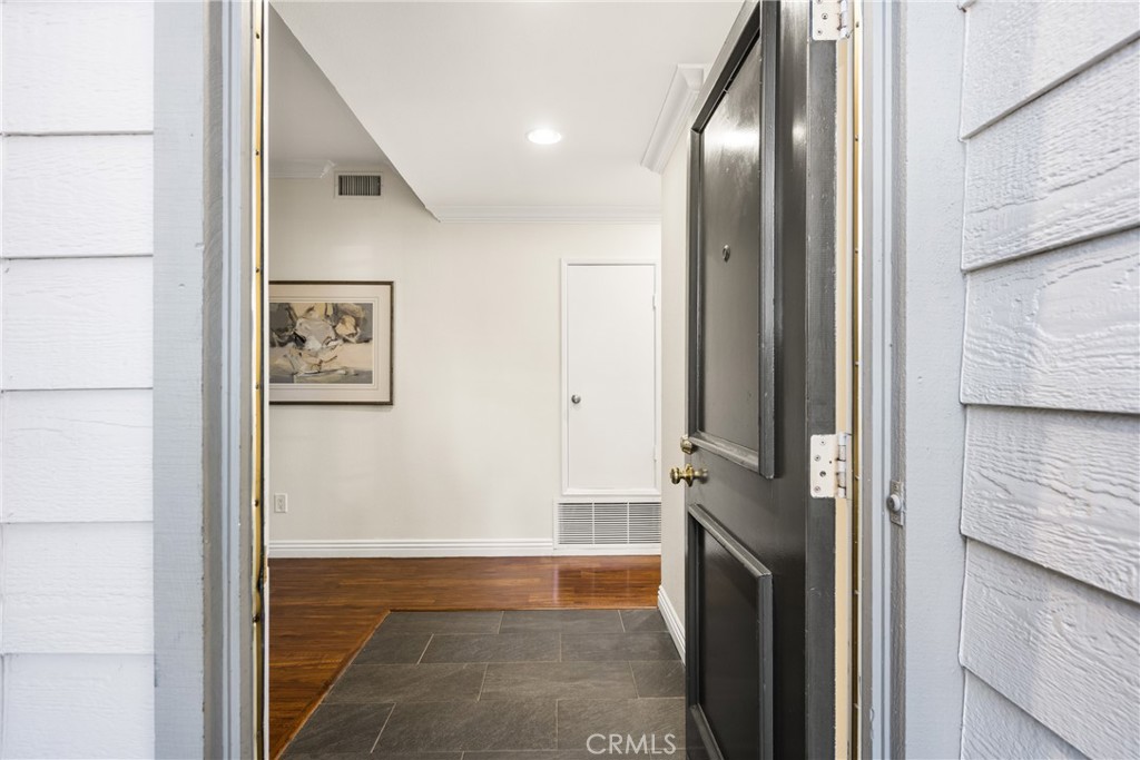 2542 W MacArthur Boulevard 143