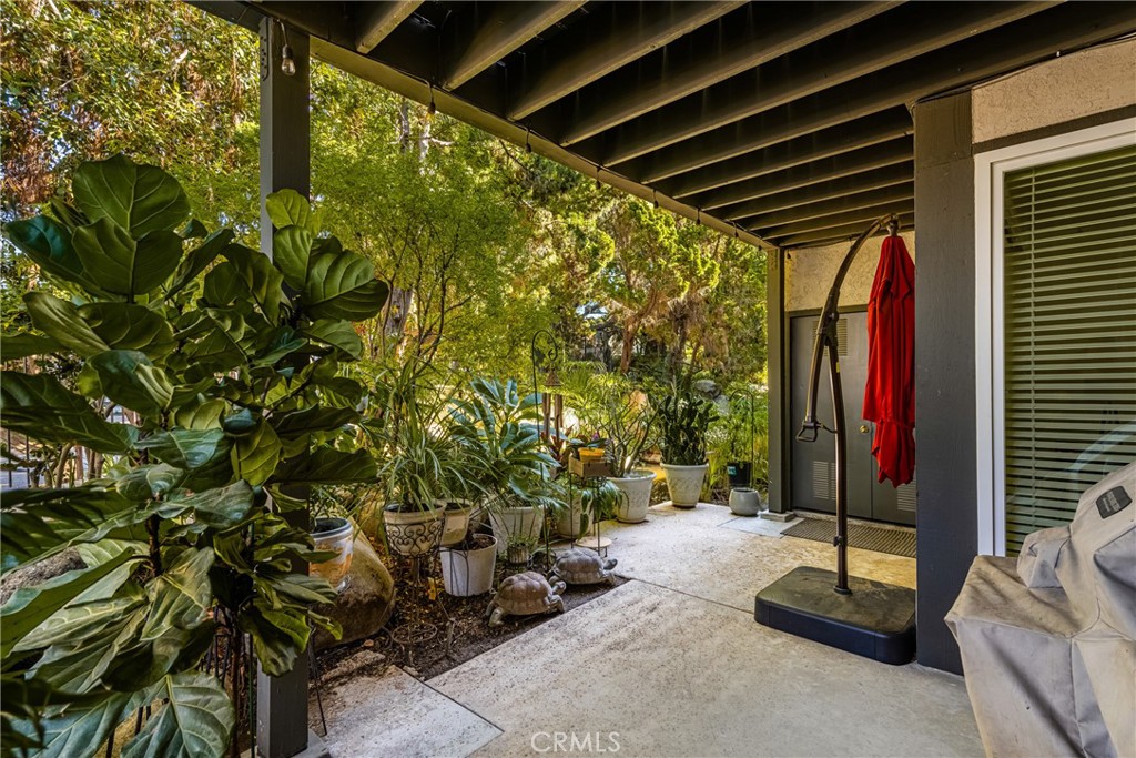 2542 W MacArthur Boulevard 143