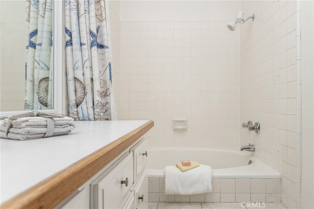 2542 W MacArthur Boulevard 143