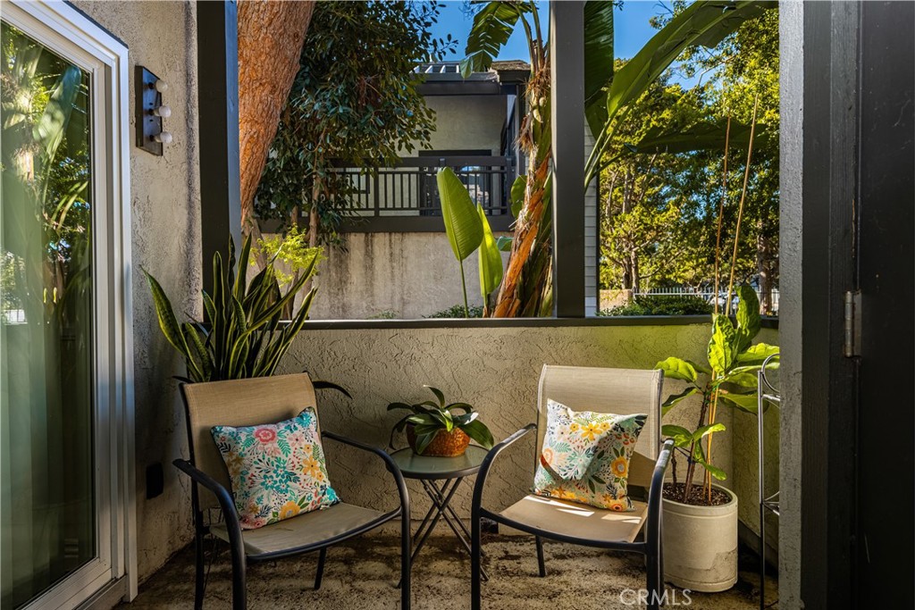 2542 W MacArthur Boulevard 143