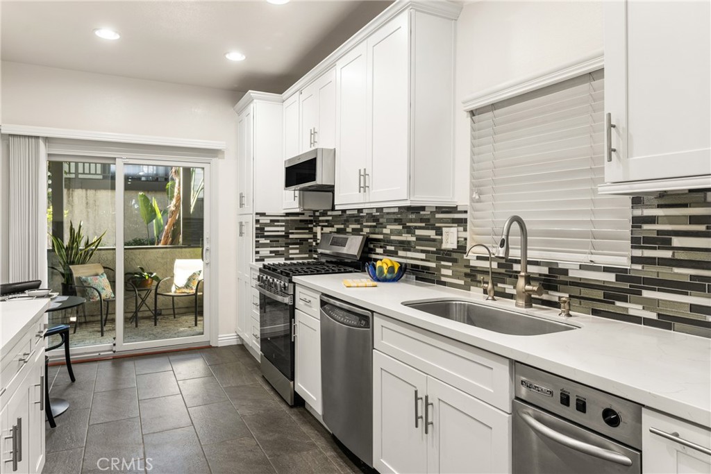 2542 W MacArthur Boulevard 143