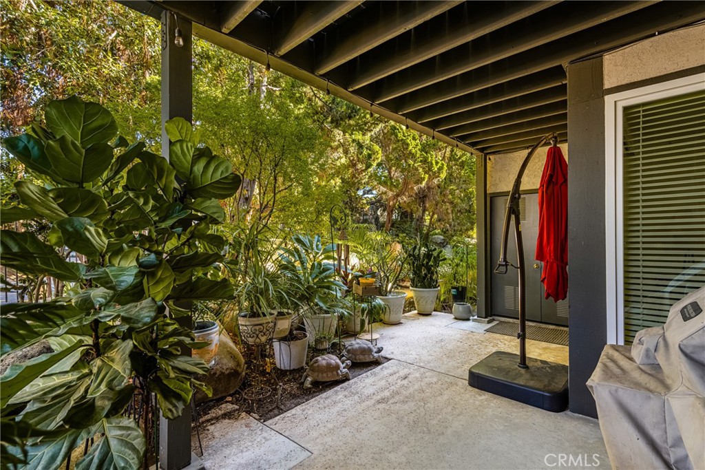 2542 W MacArthur Boulevard 143