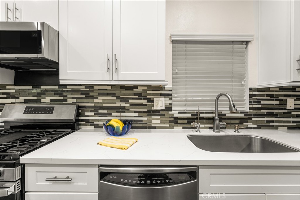 2542 W MacArthur Boulevard 143