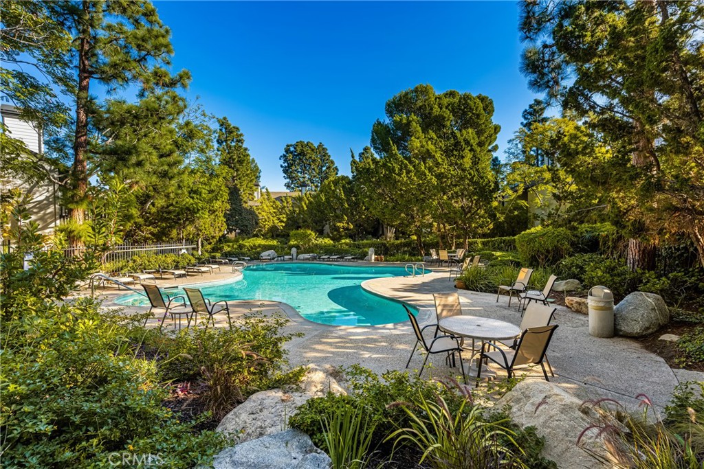 2542 W MacArthur Boulevard 143