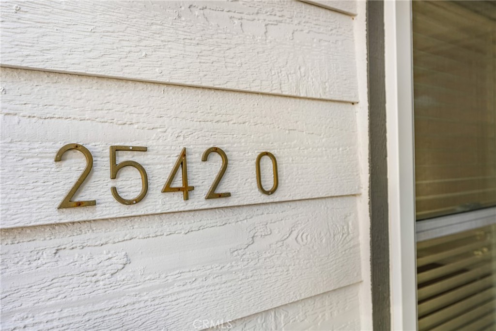 2542 W MacArthur Boulevard 143