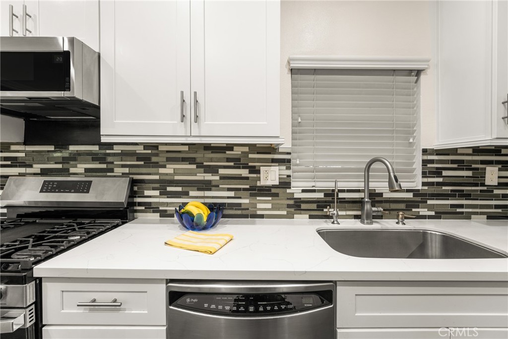 2542 W MacArthur Boulevard 143