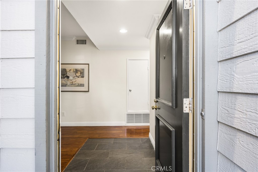 2542 W MacArthur Boulevard 143