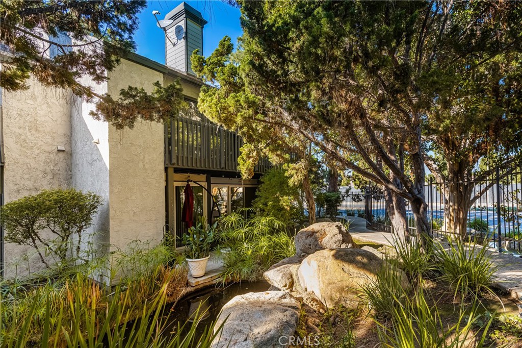 2542 W MacArthur Boulevard 143