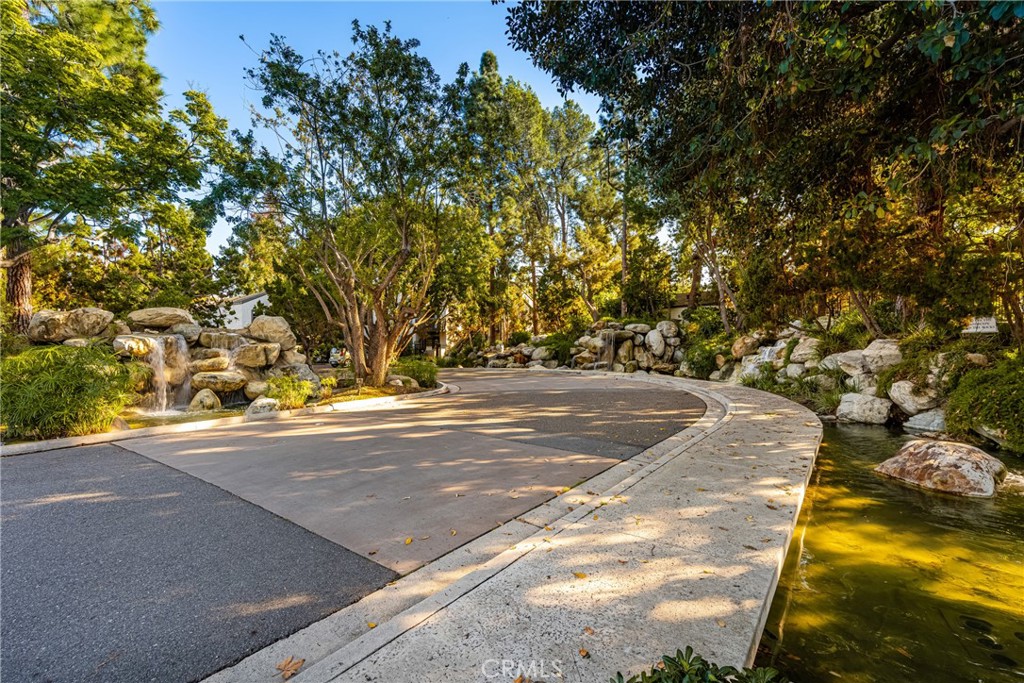 2542 W MacArthur Boulevard 143