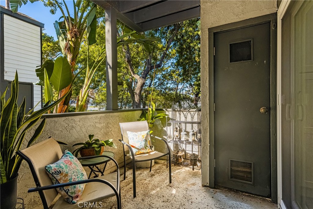 2542 W MacArthur Boulevard 143