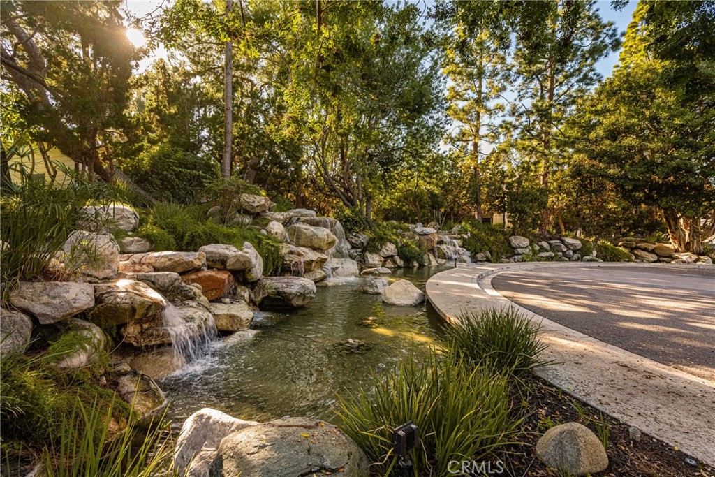 2542 W MacArthur Boulevard 143