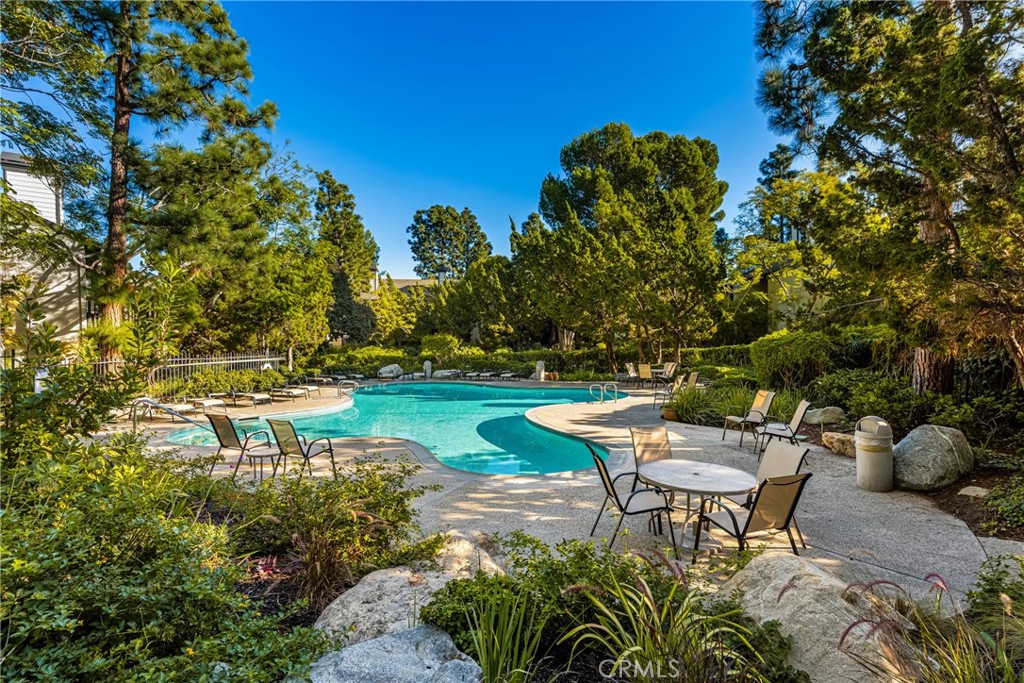 2542 W MacArthur Boulevard 143