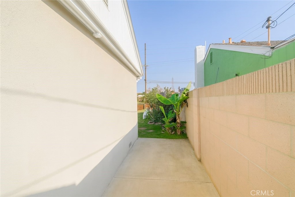 17451 Newland