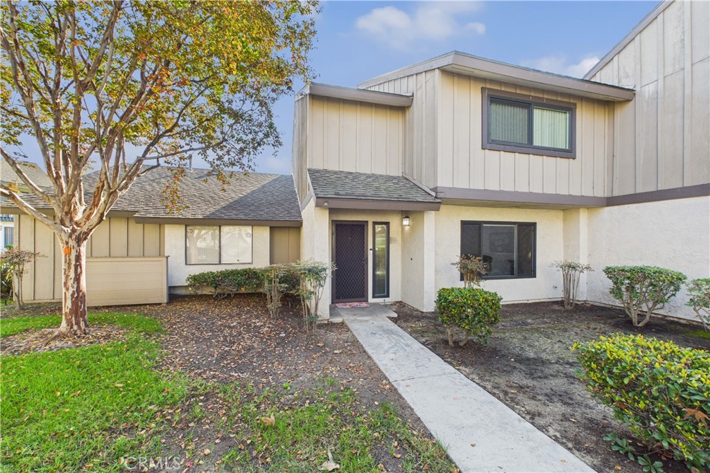 1331 W Cerritos 25