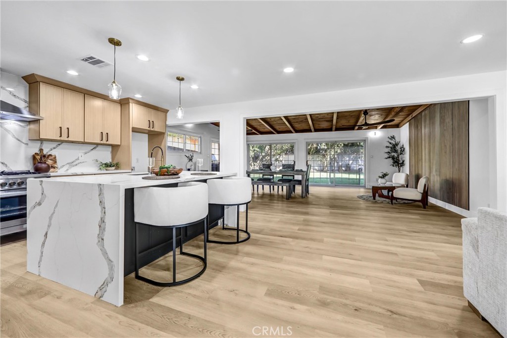 1320 1320 Hastings Ranch Drive