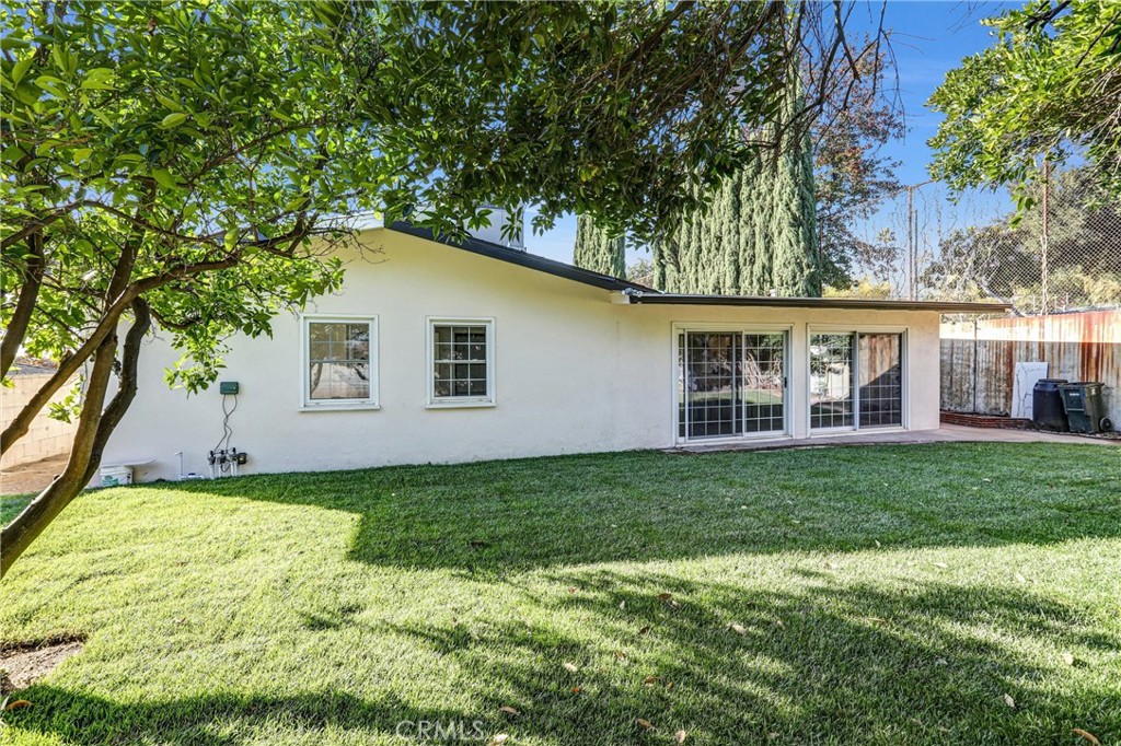 1320 1320 Hastings Ranch Drive