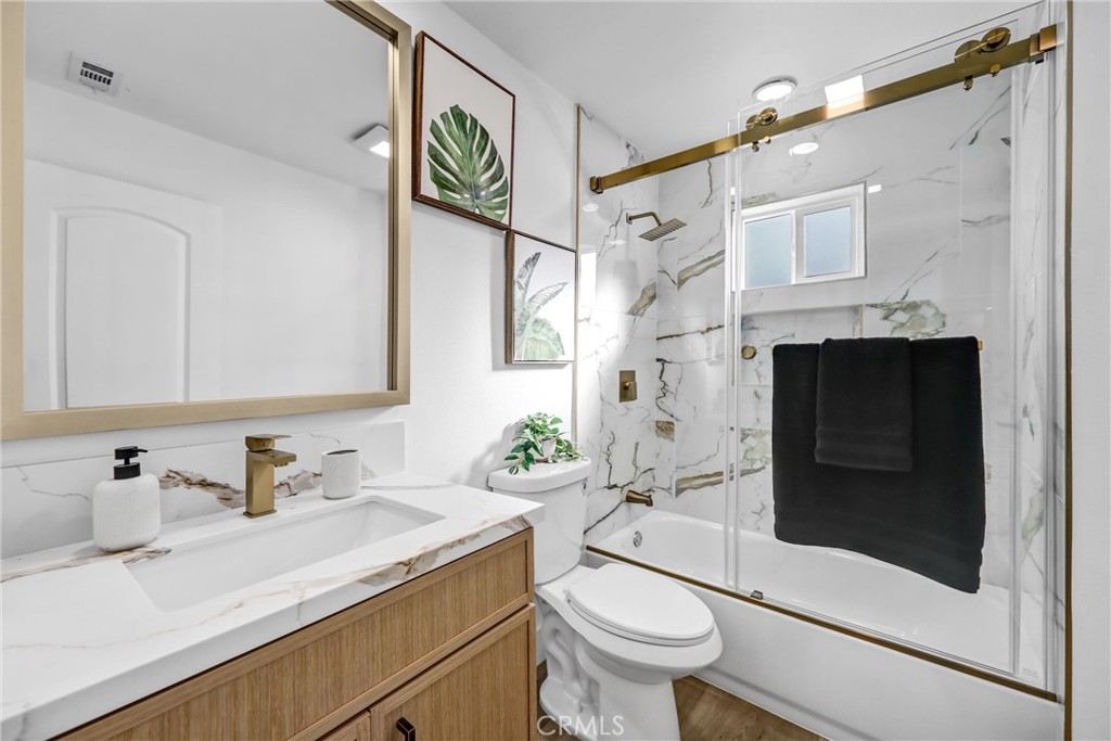 1320 1320 Hastings Ranch Drive