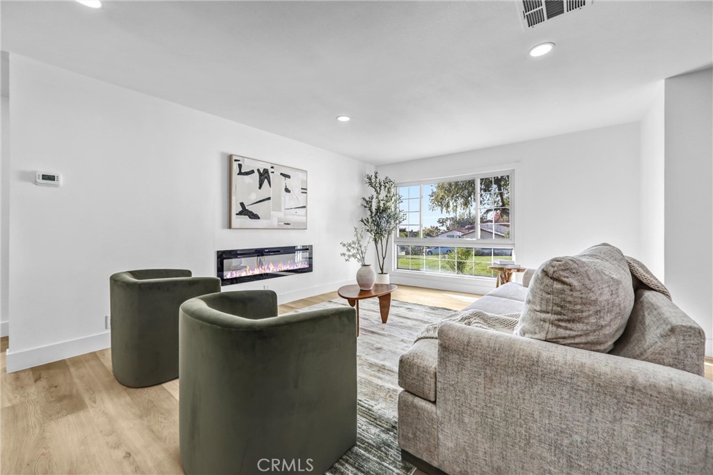 1320 1320 Hastings Ranch Drive