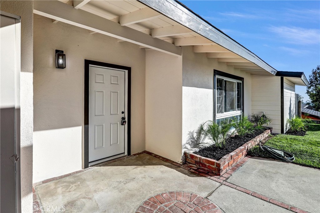 1320 1320 Hastings Ranch Drive