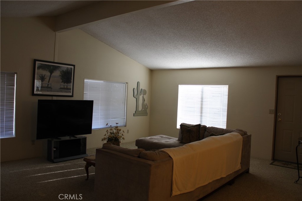 7434 Oneida Trail
