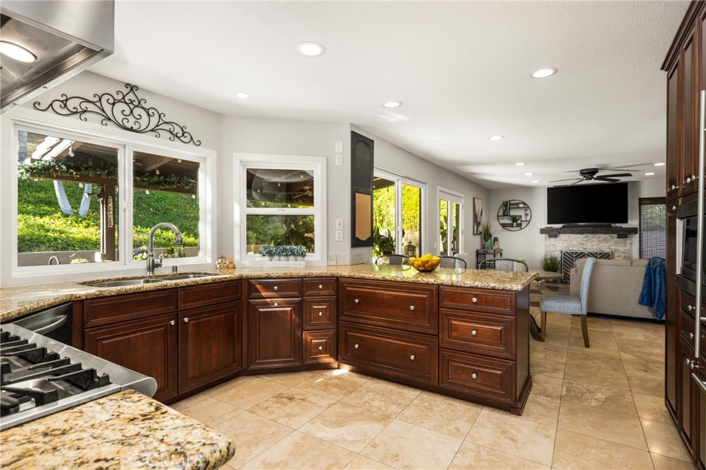 21075 Ridge Park Drive