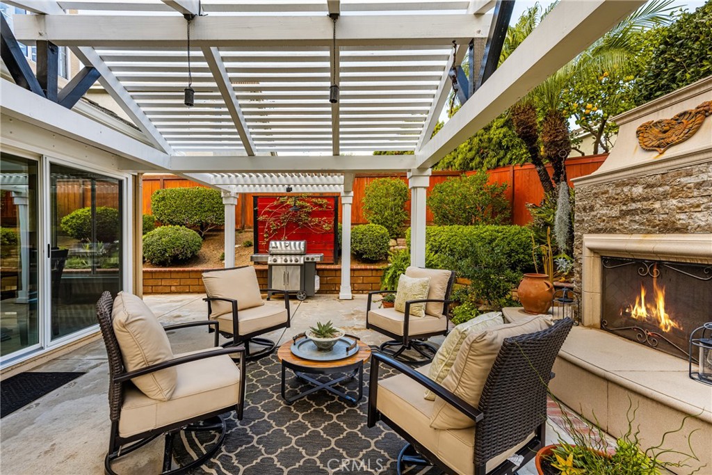 6350 Tiburon Terrace